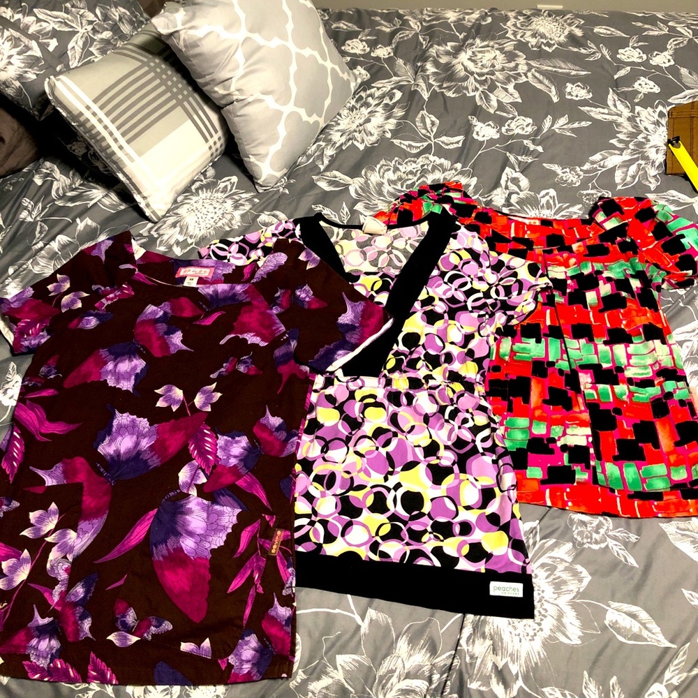 Lot of 3 XS scrub tops 2/KOI by Kathy Peterson